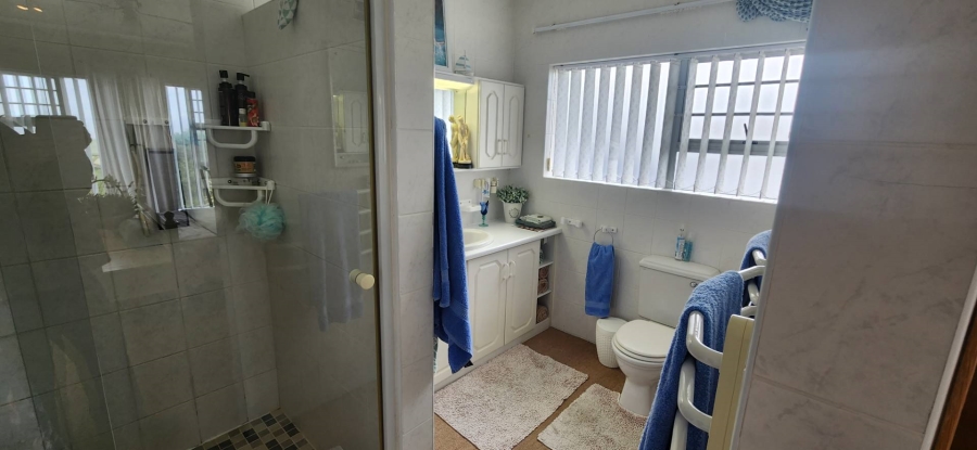 4 Bedroom Property for Sale in Glentana Western Cape